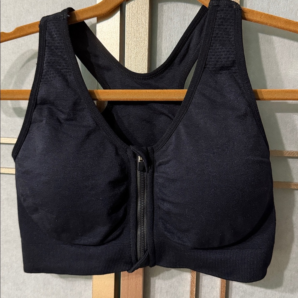 5/$25 Black, zip front, racerback sports bra with lightweight molded cups, S - Picture 10 of 11